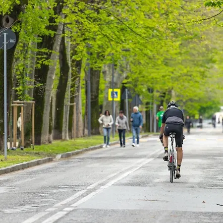 Centro -elegante Dimora Con Parcheggio&bici Appartamento Cuneo
