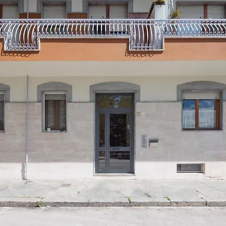 Centro -elegante Dimora Con Parcheggio&bici Appartamento