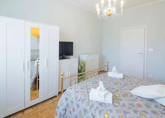 Centro -elegante Dimora Con Parcheggio&bici 쿠네오